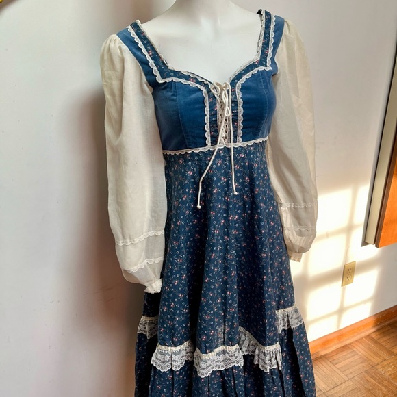 VINTAGE Gunne Sax 70s Dress-sz 7 - Picture 3 of 8